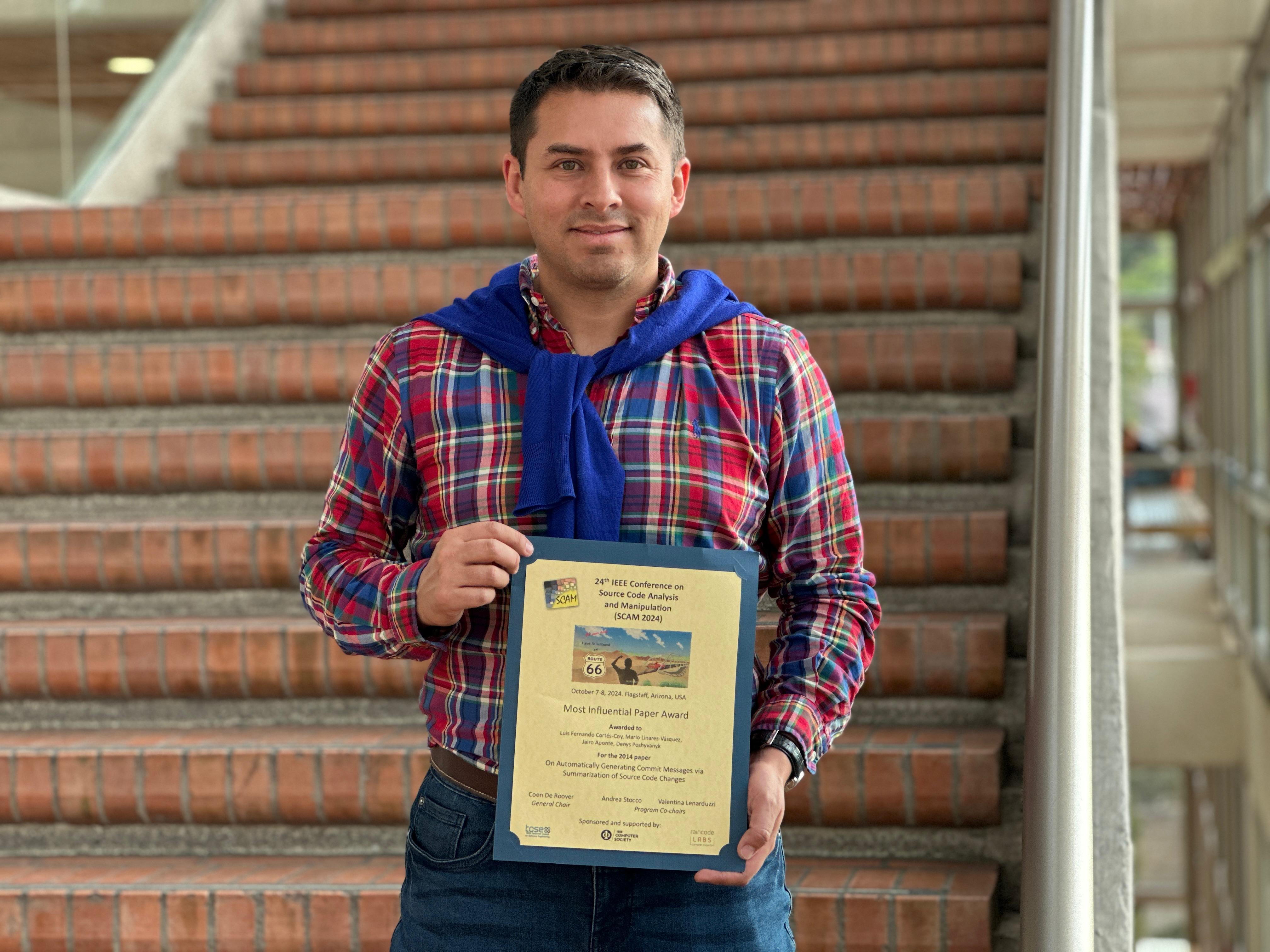 Profesor Mario Linares Vásquez galardonado con el prestigioso premio 'Most Influential Paper'