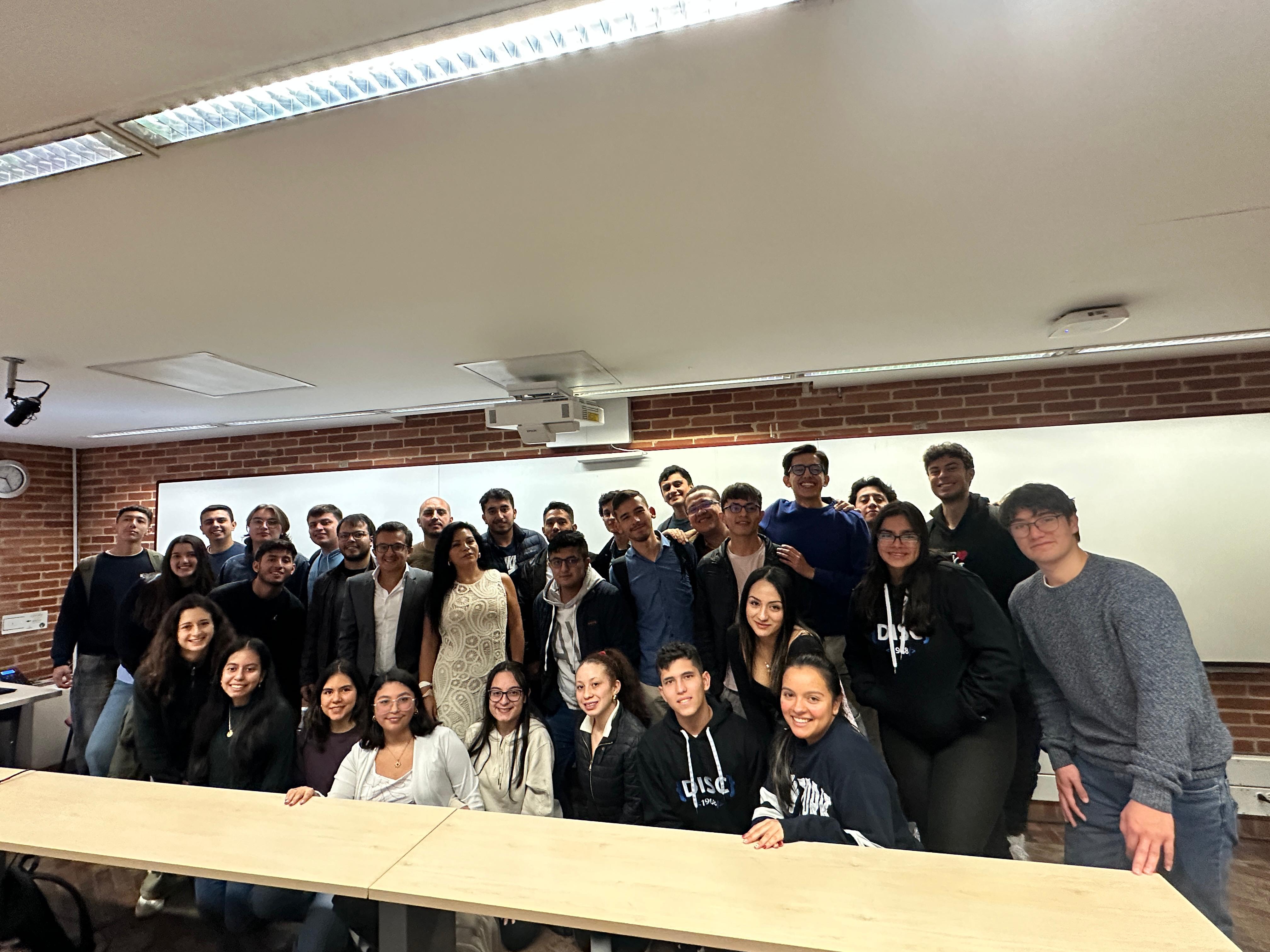 Así se vivió el tercer foro en TI: ¿Cómo iniciar una carrera profesional en la industria de las tecnologías de la información?
