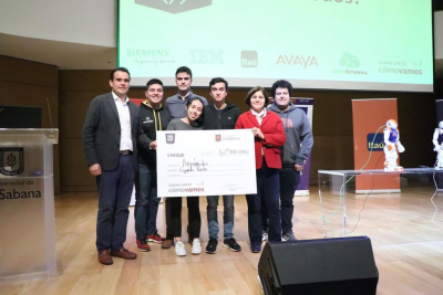 Ganadores segundo puesto reto social en Sabana Hack